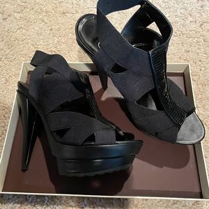 Jessica Simpson very high heels